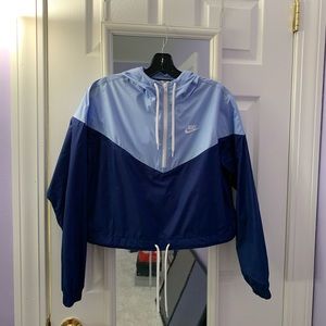 CROPPED NIKE 1/2 ZIP WINDBREAKER